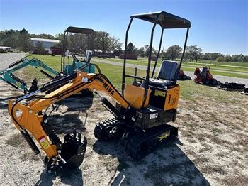 1.5tan mini crawler excavator|MIVA Mini (up to 12,000 lbs) Excavators For Sale.